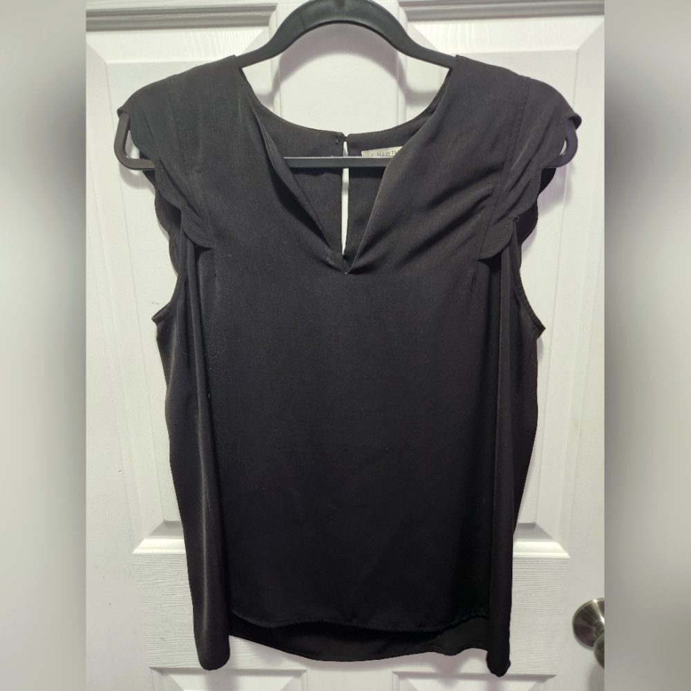 41 Hawthorn black top with scalloped edge sleeves, size M